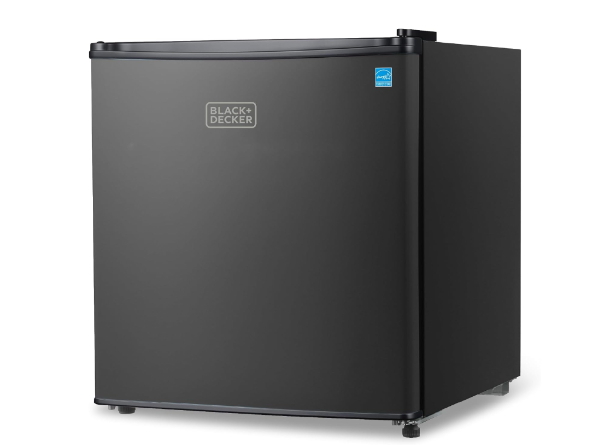 Black and Decker 1.7 Cubic Foot Mini Fridge in Black